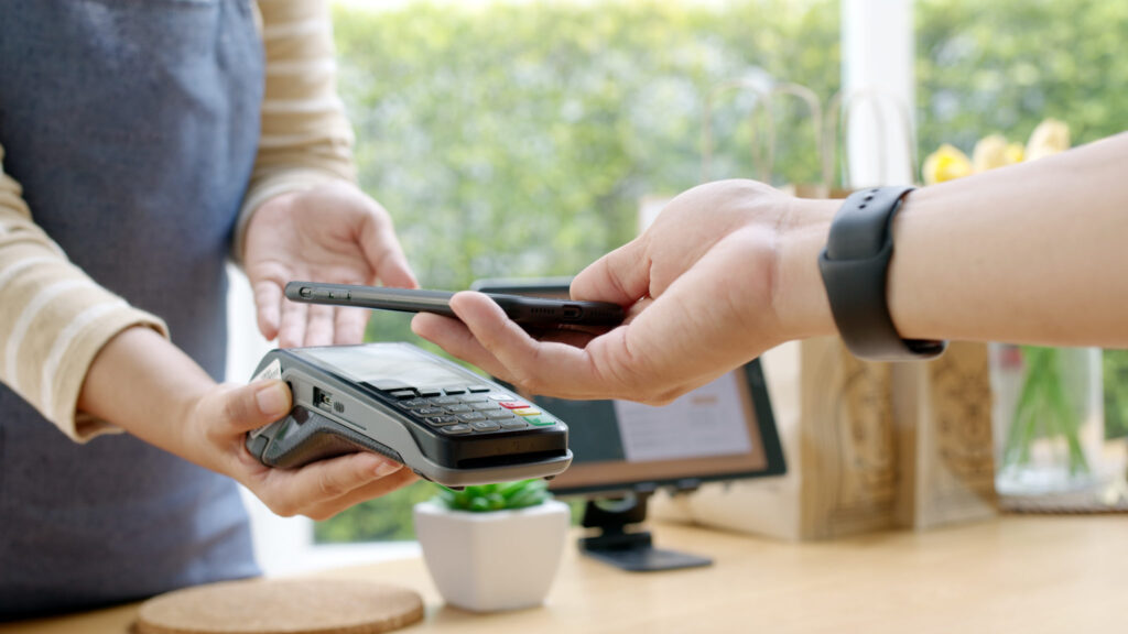 3 Ways to Implement an Effective Omni-Channel Retail Strategy